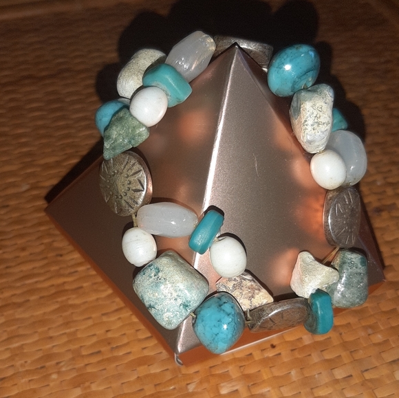 Torquoise & Selenite - Picture 9 of 11